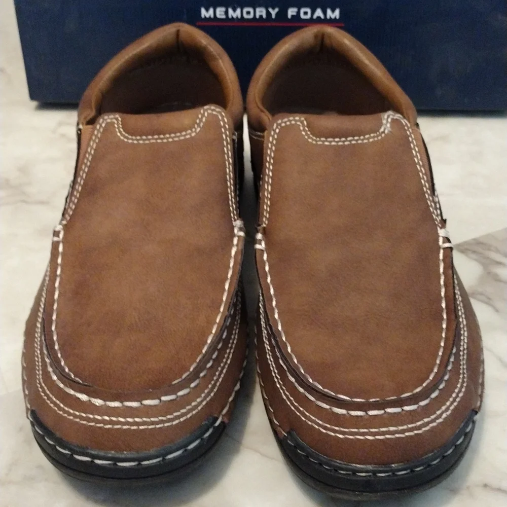 IZOD memory foam loafers. - Picture 2 of 8